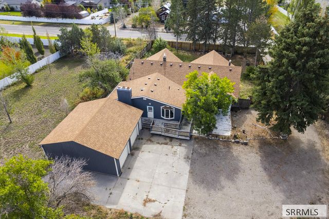 4011 E 49th S, Ammon, ID 83406