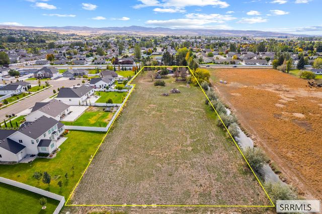 4011 E 49th S, Ammon, ID 83406