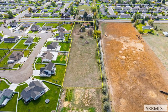 4011 E 49th S, Ammon, ID 83406