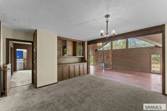 4011 E 49th S, Ammon, ID 83406