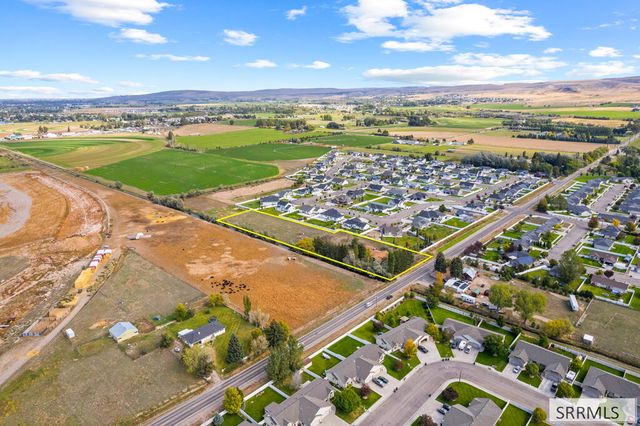 4011 E 49th S, Ammon, ID 83406