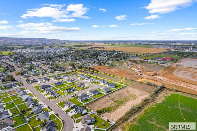 4011 E 49th S, Ammon, ID 83406