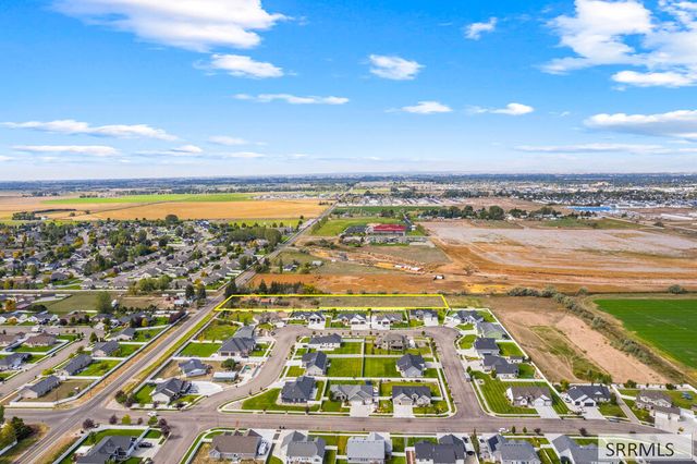 4011 E 49th S, Ammon, ID 83406