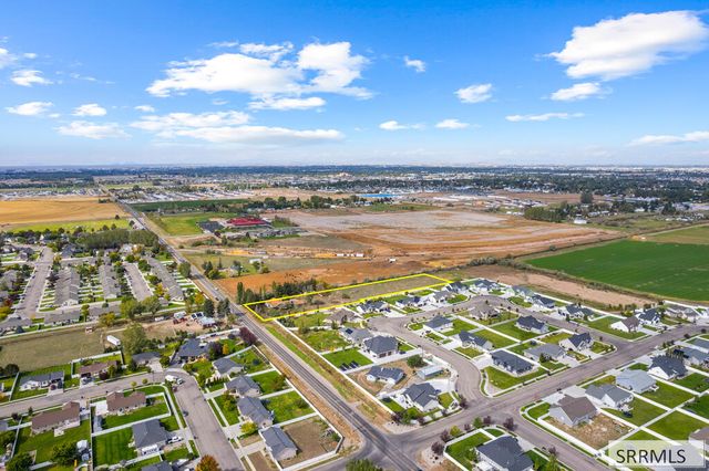 4011 E 49th S, Ammon, ID 83406