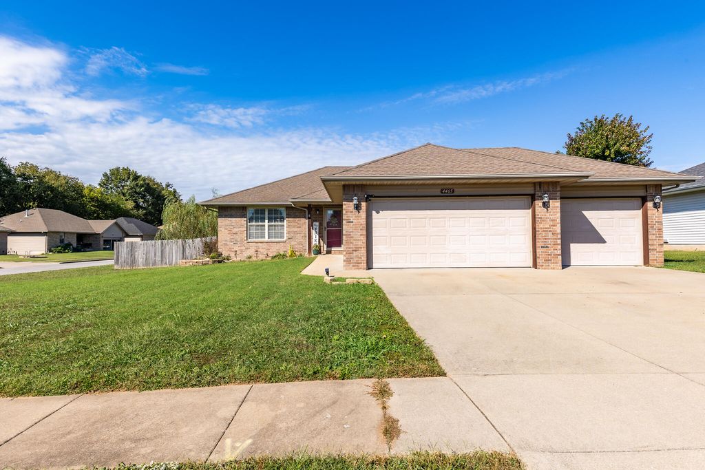 4465 W Normal Street, Springfield, MO 65802
