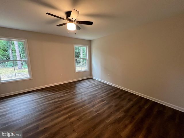 633 SHOREWOOD DR, Colonial Beach, VA 22443