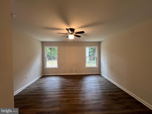 633 SHOREWOOD DR, Colonial Beach, VA 22443