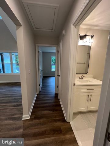 633 SHOREWOOD DR, Colonial Beach, VA 22443