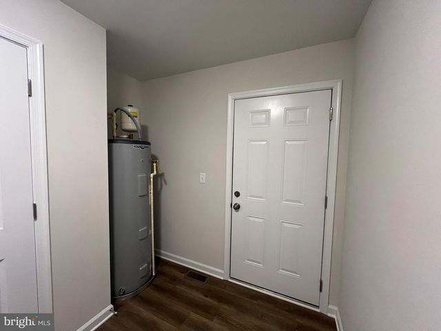 633 SHOREWOOD DR, Colonial Beach, VA 22443