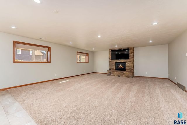 5416 Westwind Ave S Avenue S, Sioux Falls, SD 57108