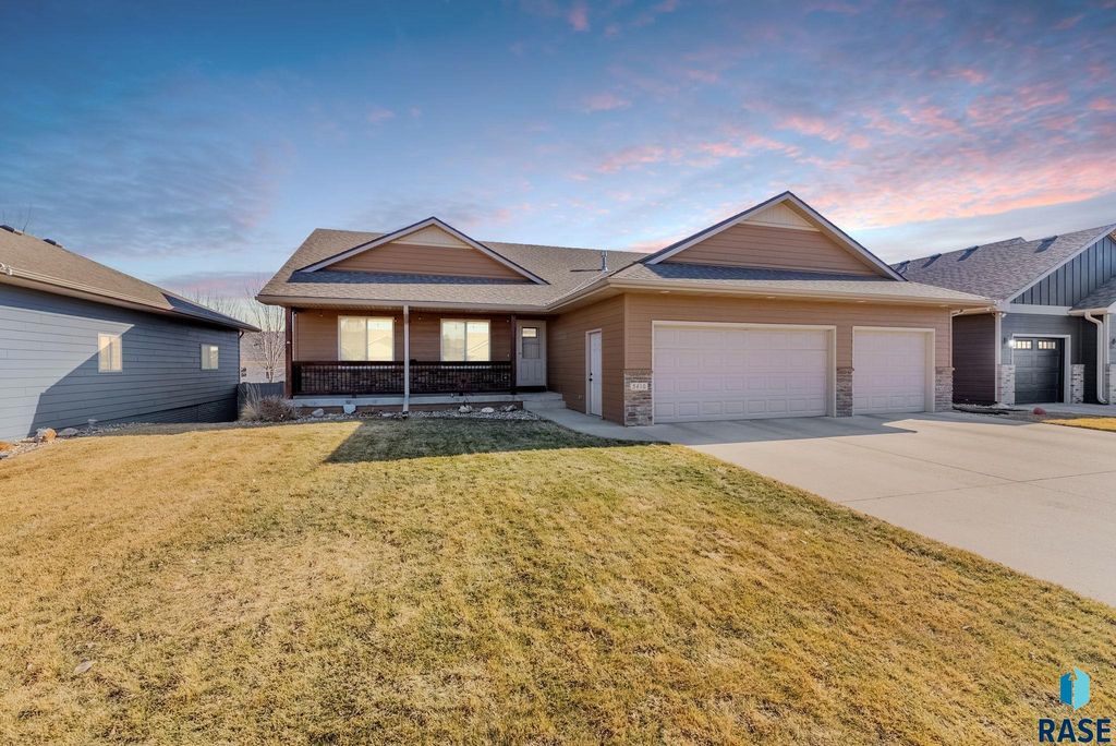 5416 Westwind Ave S Avenue S, Sioux Falls, SD 57108
