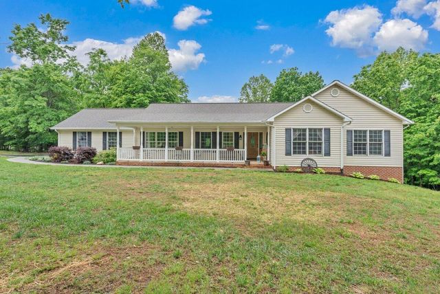 1254 Riverbend DR, Rocky Mount, VA 24151