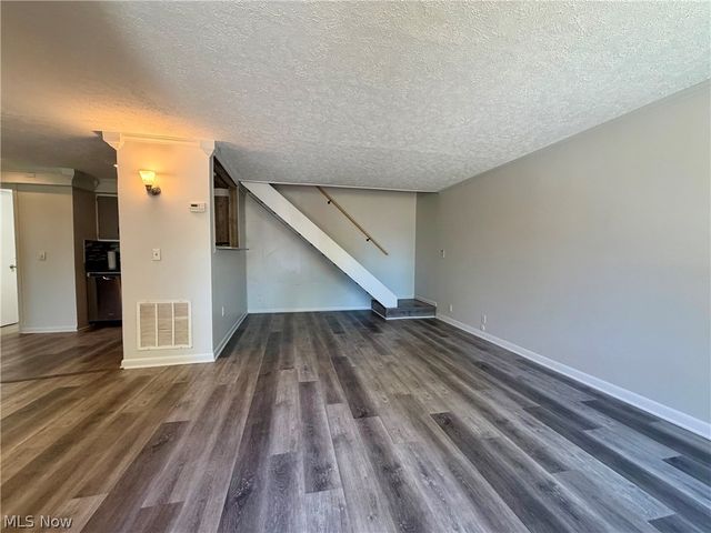 1651 Mentor Avenue 2001, Painesville, OH 44077