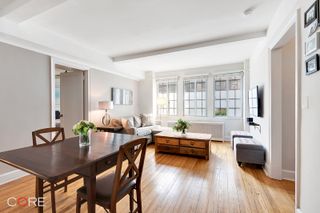 321 E 43rd St Apt 109, New York City, NY 10017