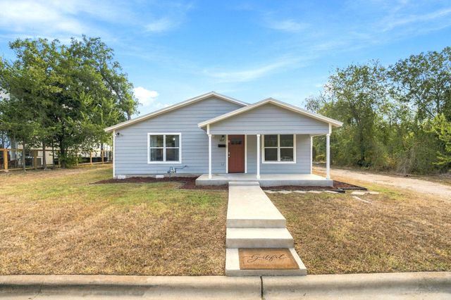 805 Haysel ST, Bastrop, TX 78602