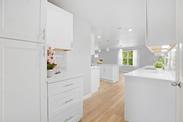 805 Haysel ST, Bastrop, TX 78602