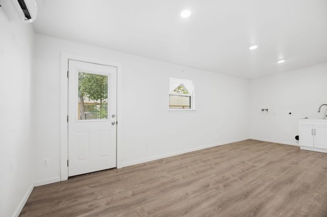 805 Haysel ST, Bastrop, TX 78602