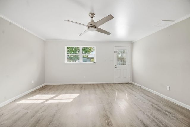 805 Haysel ST, Bastrop, TX 78602