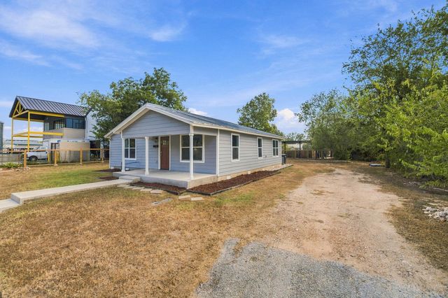 805 Haysel ST, Bastrop, TX 78602