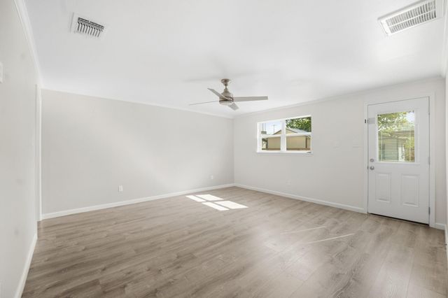 805 Haysel ST, Bastrop, TX 78602