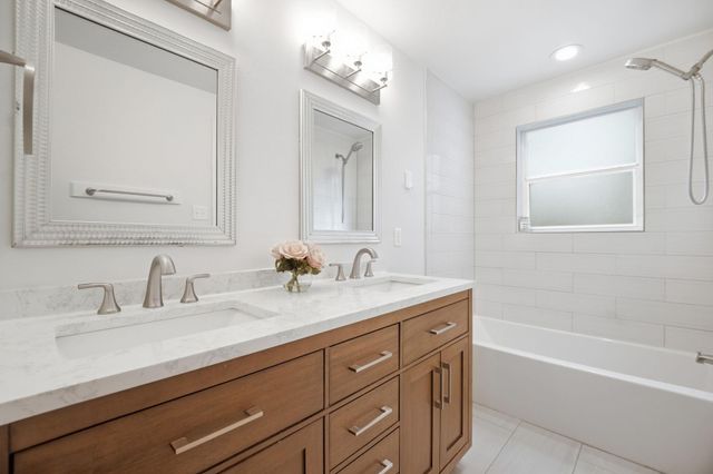 805 Haysel ST, Bastrop, TX 78602
