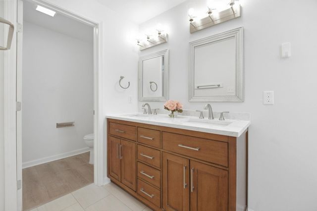 805 Haysel ST, Bastrop, TX 78602