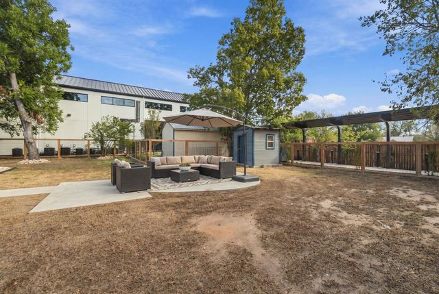 805 Haysel ST, Bastrop, TX 78602