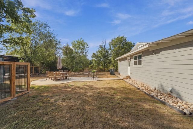 805 Haysel ST, Bastrop, TX 78602
