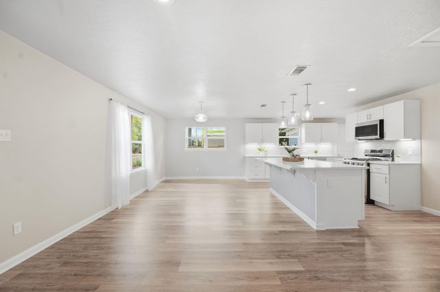 805 Haysel ST, Bastrop, TX 78602