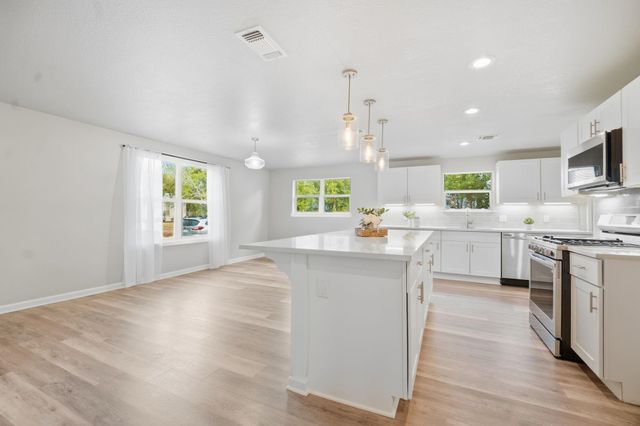 805 Haysel ST, Bastrop, TX 78602