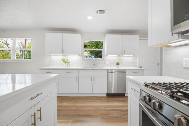805 Haysel ST, Bastrop, TX 78602