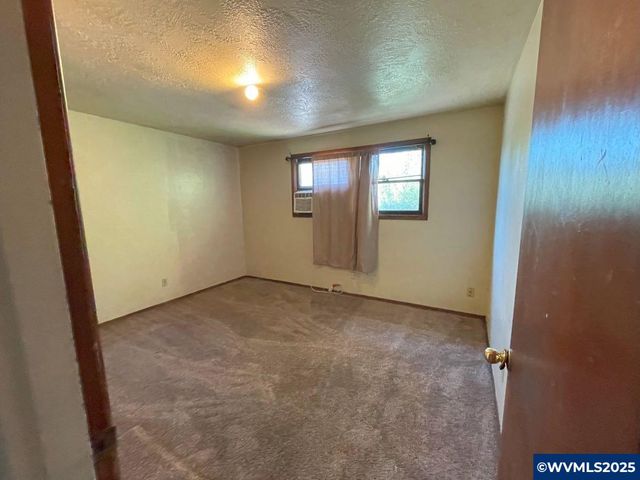 386 40th Pl SE, Salem, OR 97317