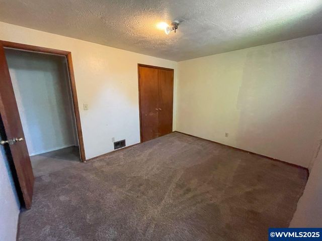 386 40th Pl SE, Salem, OR 97317