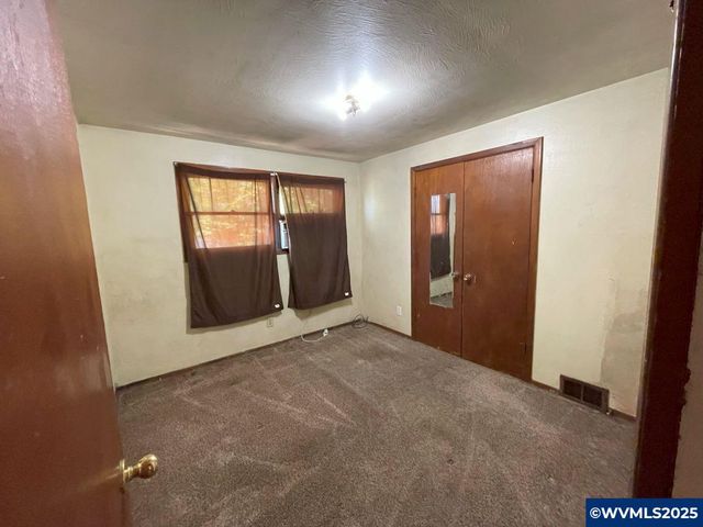 386 40th Pl SE, Salem, OR 97317