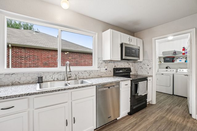 1220 Mockingbird Drive, Aubrey, TX 76227