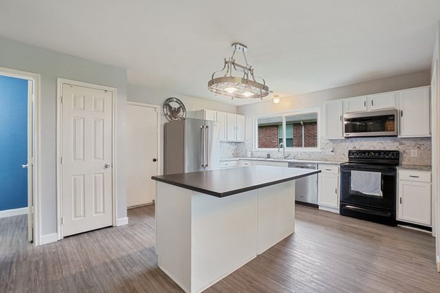 1220 Mockingbird Drive, Aubrey, TX 76227