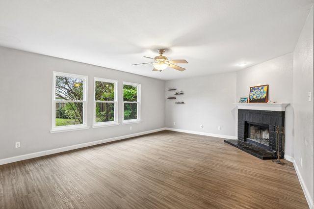 1220 Mockingbird Drive, Aubrey, TX 76227