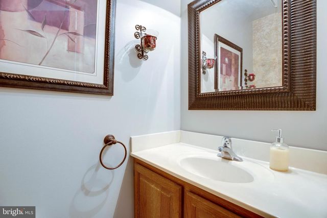 6808 COMPTON VALLEY PL, Centreville, VA 20121