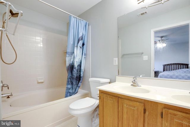 6808 COMPTON VALLEY PL, Centreville, VA 20121