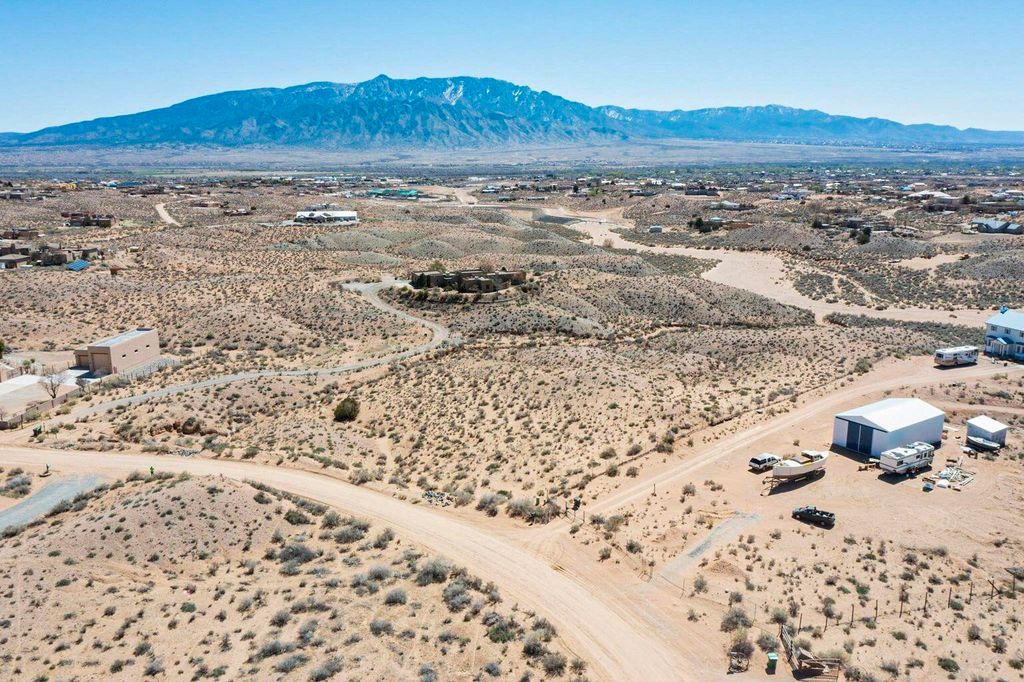 1520 Nez Perce Loop NE, Rio Rancho, NM 87144