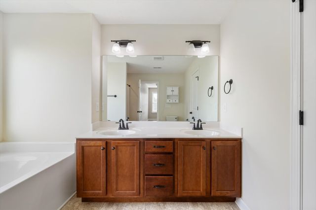7931 Peridot Cir, Murfreesboro, TN 37127