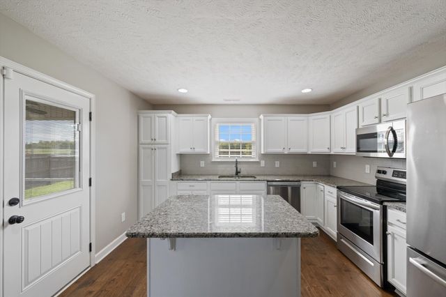 7931 Peridot Cir, Murfreesboro, TN 37127