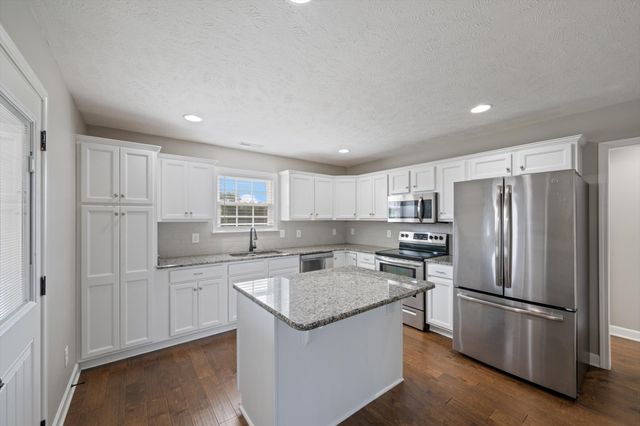 7931 Peridot Cir, Murfreesboro, TN 37127