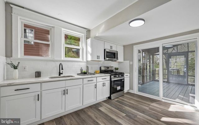 246 BRIAR HILL LN, Woodbury, NJ 08096