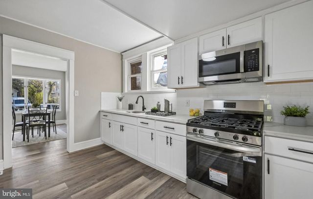 246 BRIAR HILL LN, Woodbury, NJ 08096
