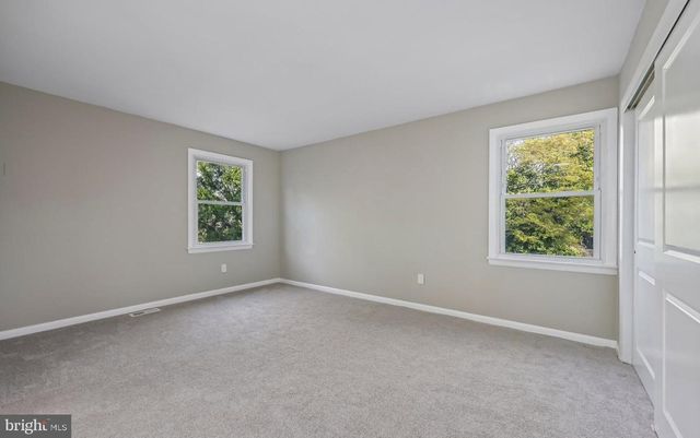 246 BRIAR HILL LN, Woodbury, NJ 08096