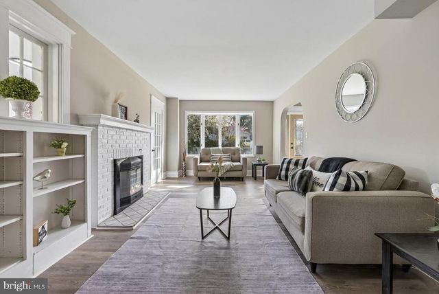 246 BRIAR HILL LN, Woodbury, NJ 08096