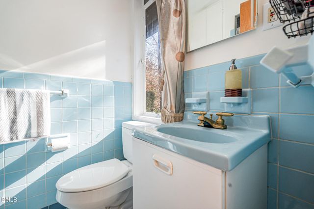 425 Brookside Drive, Chapel Hill, NC 27516