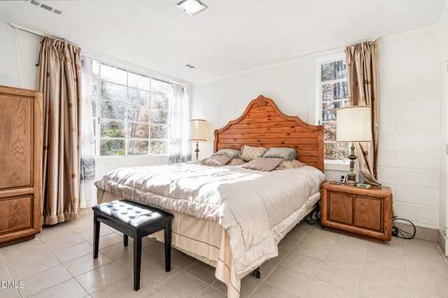 425 Brookside Drive, Chapel Hill, NC 27516