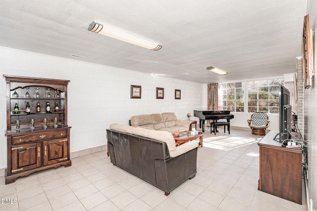 425 Brookside Drive, Chapel Hill, NC 27516